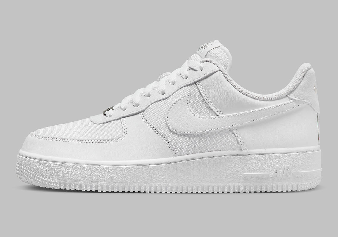 Sự phối hợp giữa vải và da sẽ rất phù hợp cho Nike Air Force 1 Low trắng này - 1