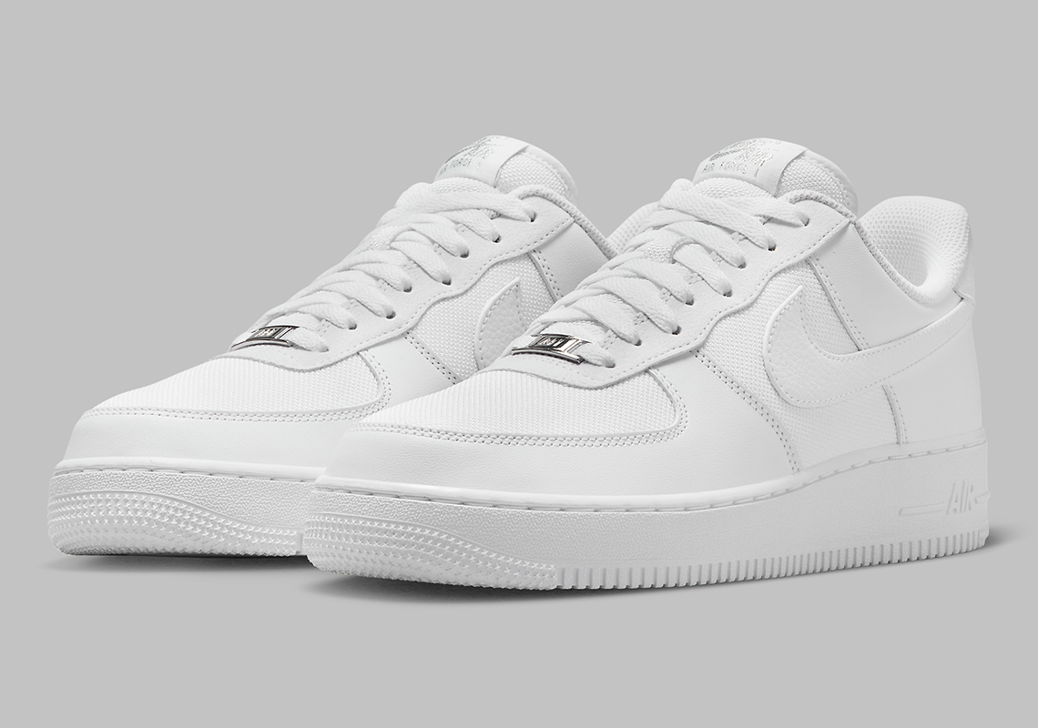 Sự phối hợp giữa vải và da sẽ rất phù hợp cho Nike Air Force 1 Low trắng này - 2