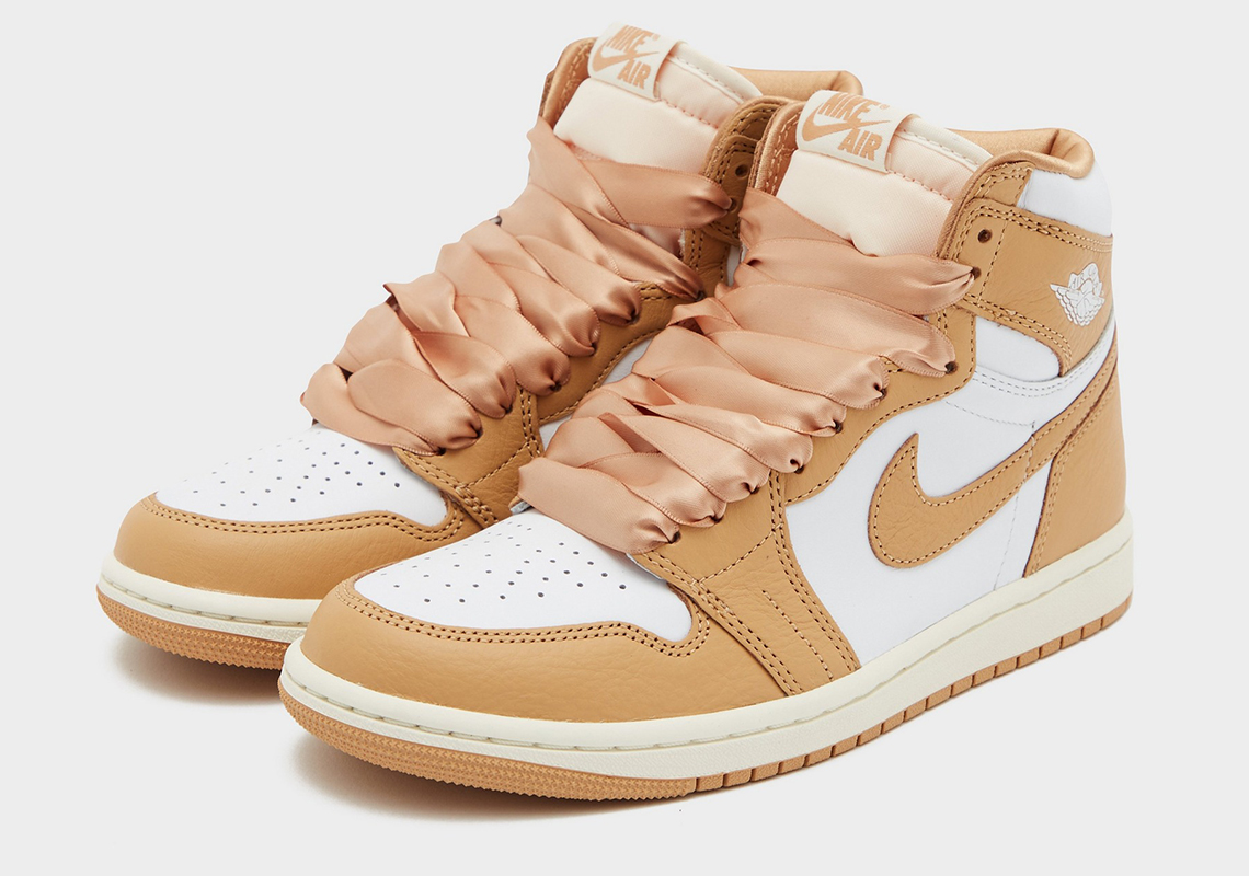 Sự xuất hiện đầu tiên của Air Jordan 1 Retro High OG Praline - 2