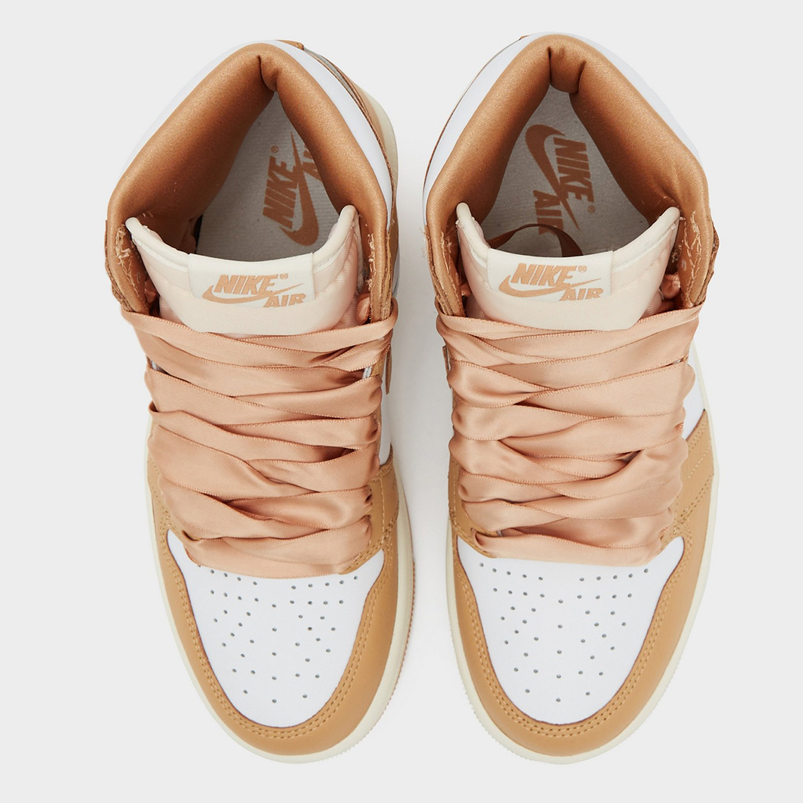 Sự xuất hiện đầu tiên của Air Jordan 1 Retro High OG Praline - 3