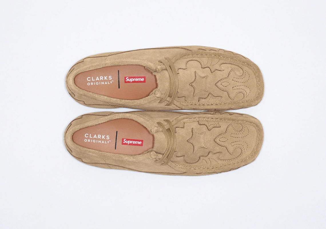 Supreme trang trí Clarks Wallabee với những đường may như giày cao bồi - 12