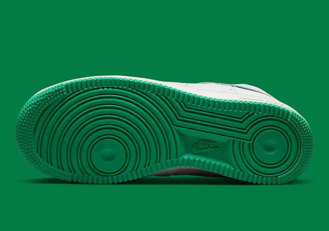 Tác phẩm Nike Air Force 1 trở lại trong sự kết hợp màu trắng/xanh may mắn - 6