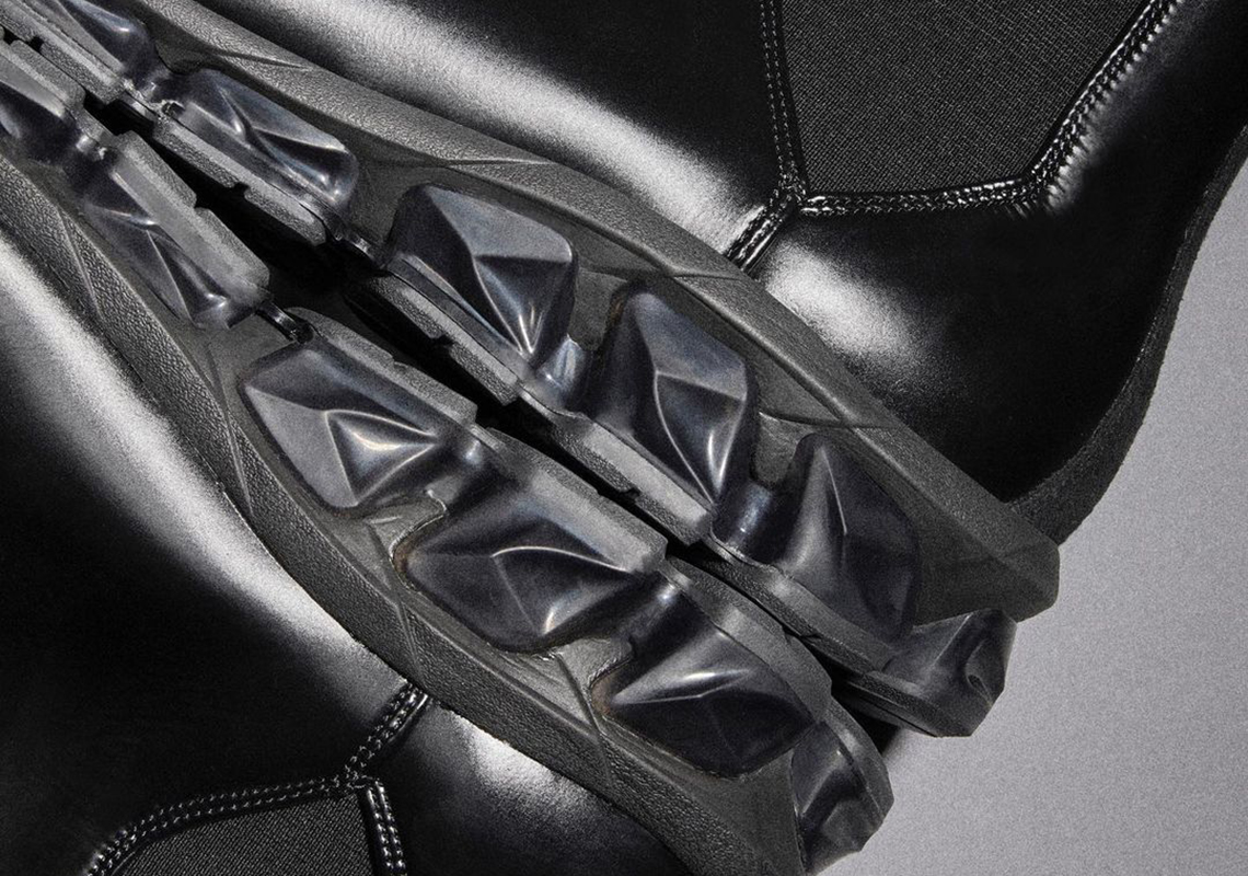 Takahimiyashita thesoloist. Và ASICS thêm đế  GEL-Quantum 360 vào đôi giày Chelsea Boot - 7