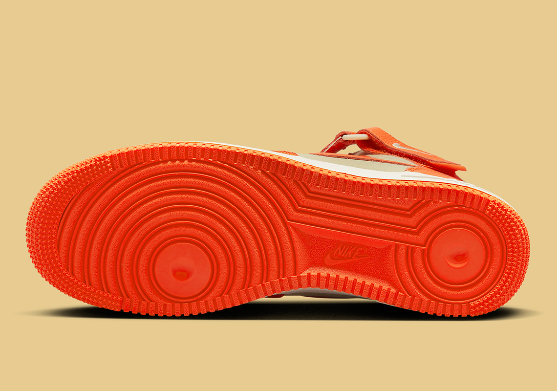 Team Gold và Total Orange mang lại cảm xúc mùa thu cho Nike Air Force 1 Mid - 6