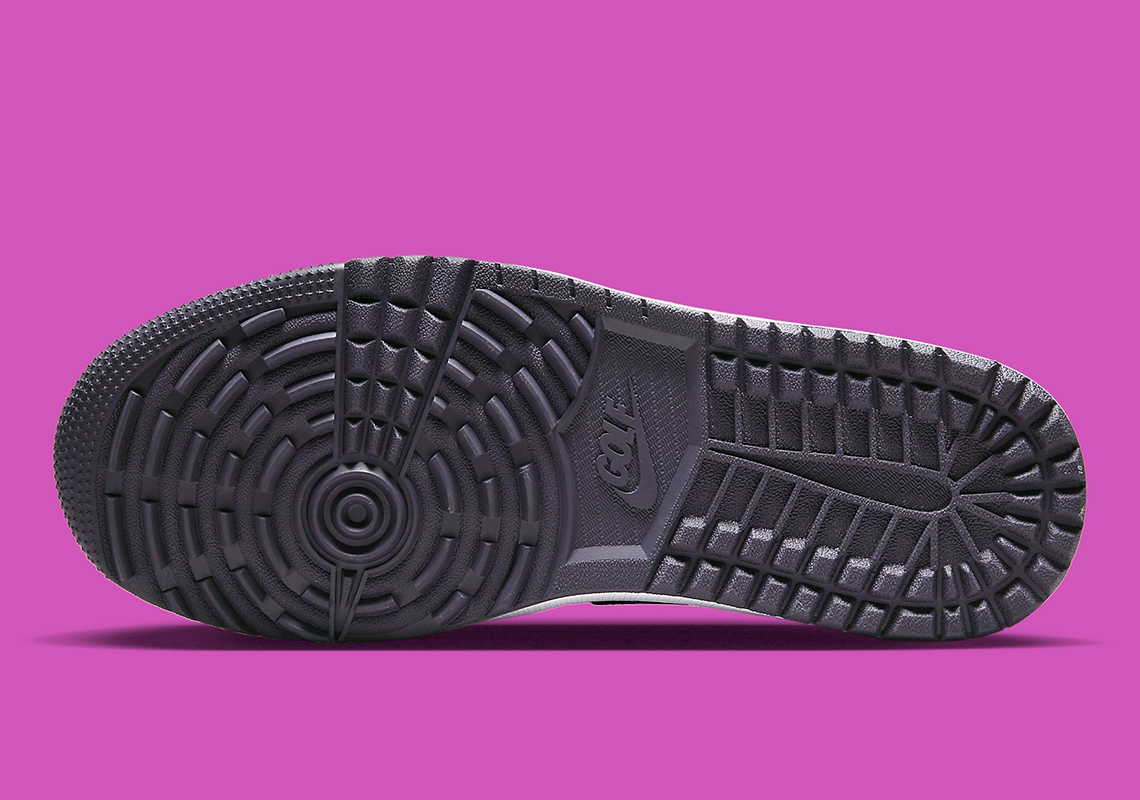 The Air Jordan 1 Low Golf Purple Smoke với 2 sắc thái màu tím - 6