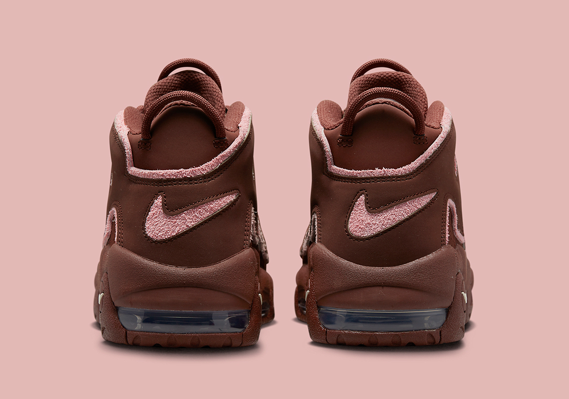 The Nike Air More Uptempo tham gia lễ kỷ niệm ngày lễ valentine năm 2023 - 5