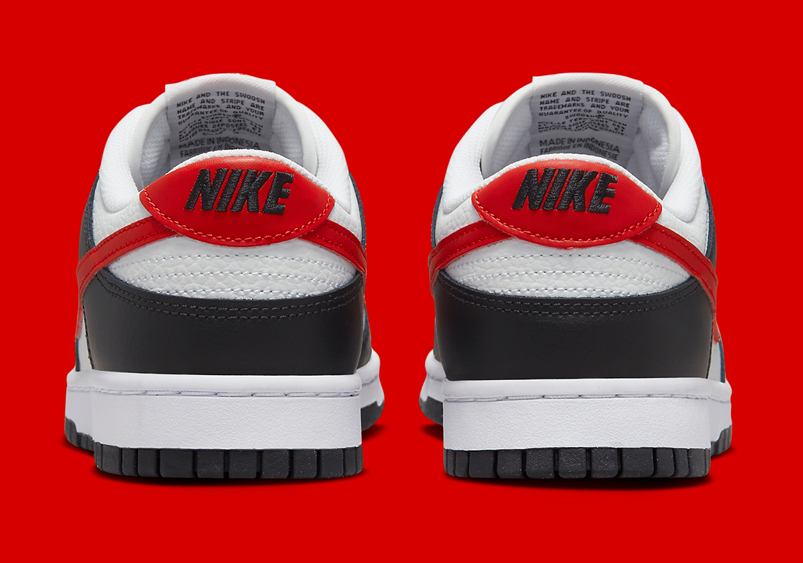 The Nike Dunk Low Panda xuất hiện với logo màu đỏ - 5