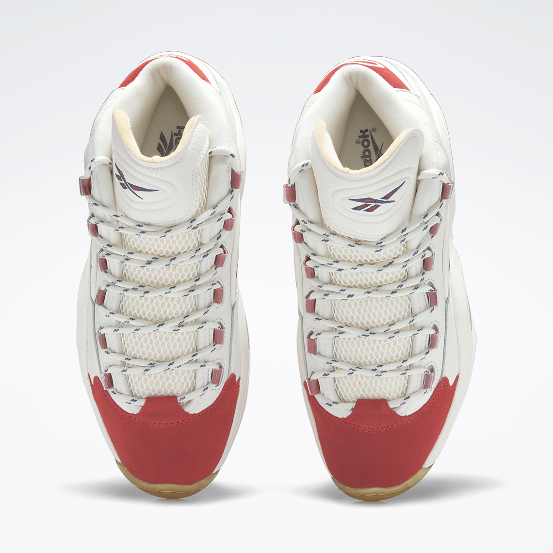 Thêm chút phong cách cổ điển với màu đỏ tươi trên giày Reebok Question. - 3