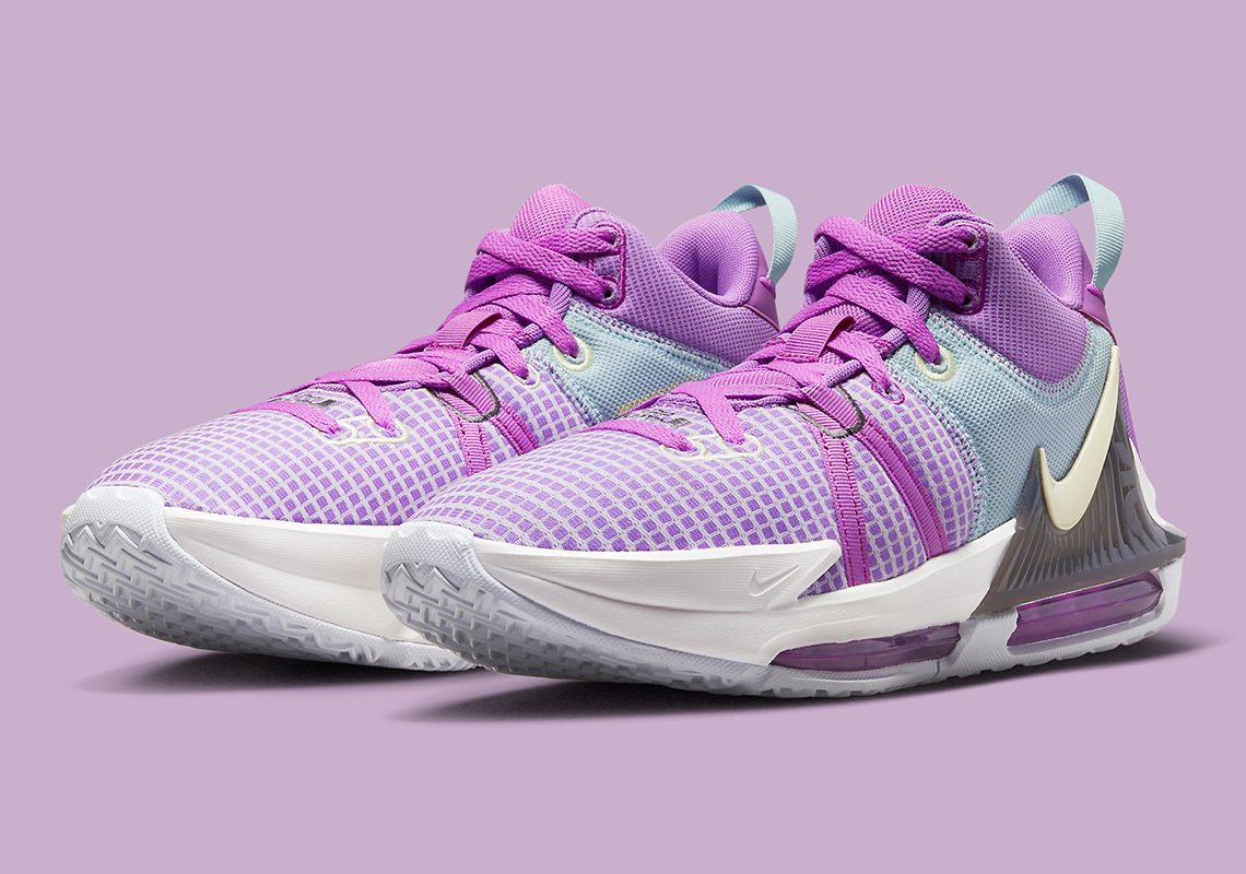 Tím và phấn màu làm sống động đôi giày Nike LeBron Witness 7 Purple Pastel - 2