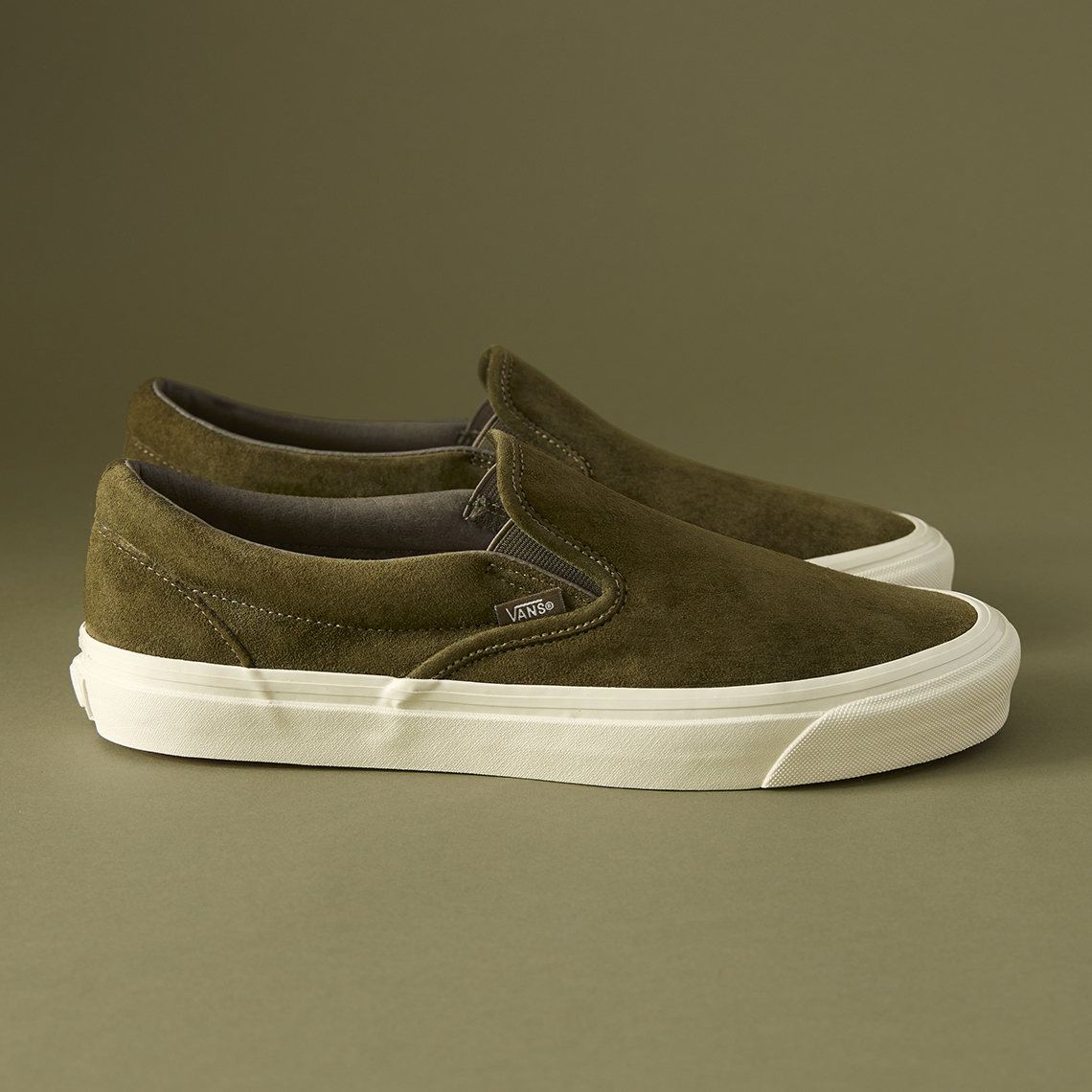 Todd Snyder và Vans tạo nên sự khác biệt với Dirty Martini - 5