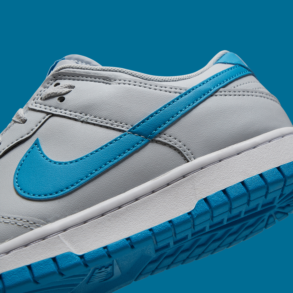 Tông màu xám và xanh kết hợp với nhau trên Nike Dunk Low mới nhất - 8
