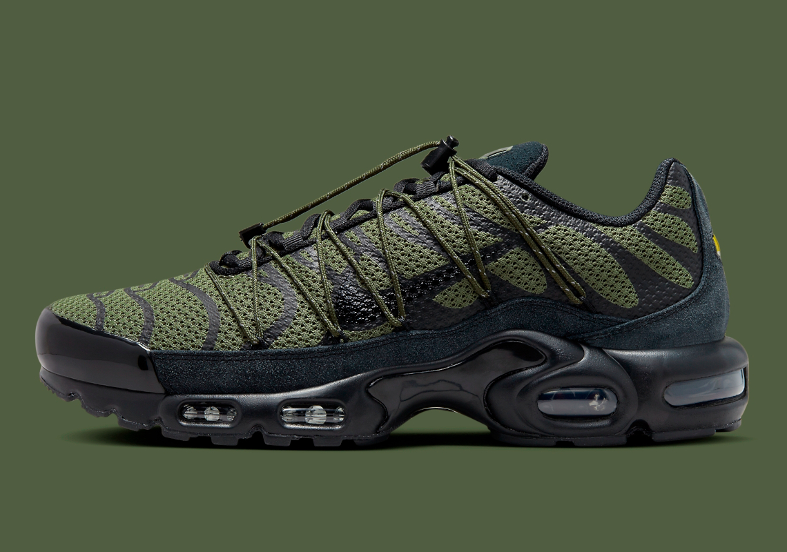 Trang phục màu ô liu và xanh mát mắt xuất hiện trên Nike Air Max Plus sửa đổi này - 1