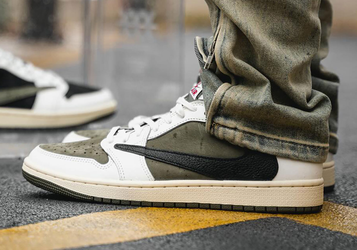 Travis Scott x Air Jordan 1 Low OG SP Olive: Nhìn đầu tiên - 6
