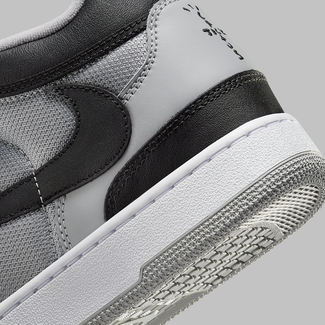 Travis Scott x Nike Mac Attack: Hình Ảnh Chính Thức và Thông Tin Phát Hành - 9