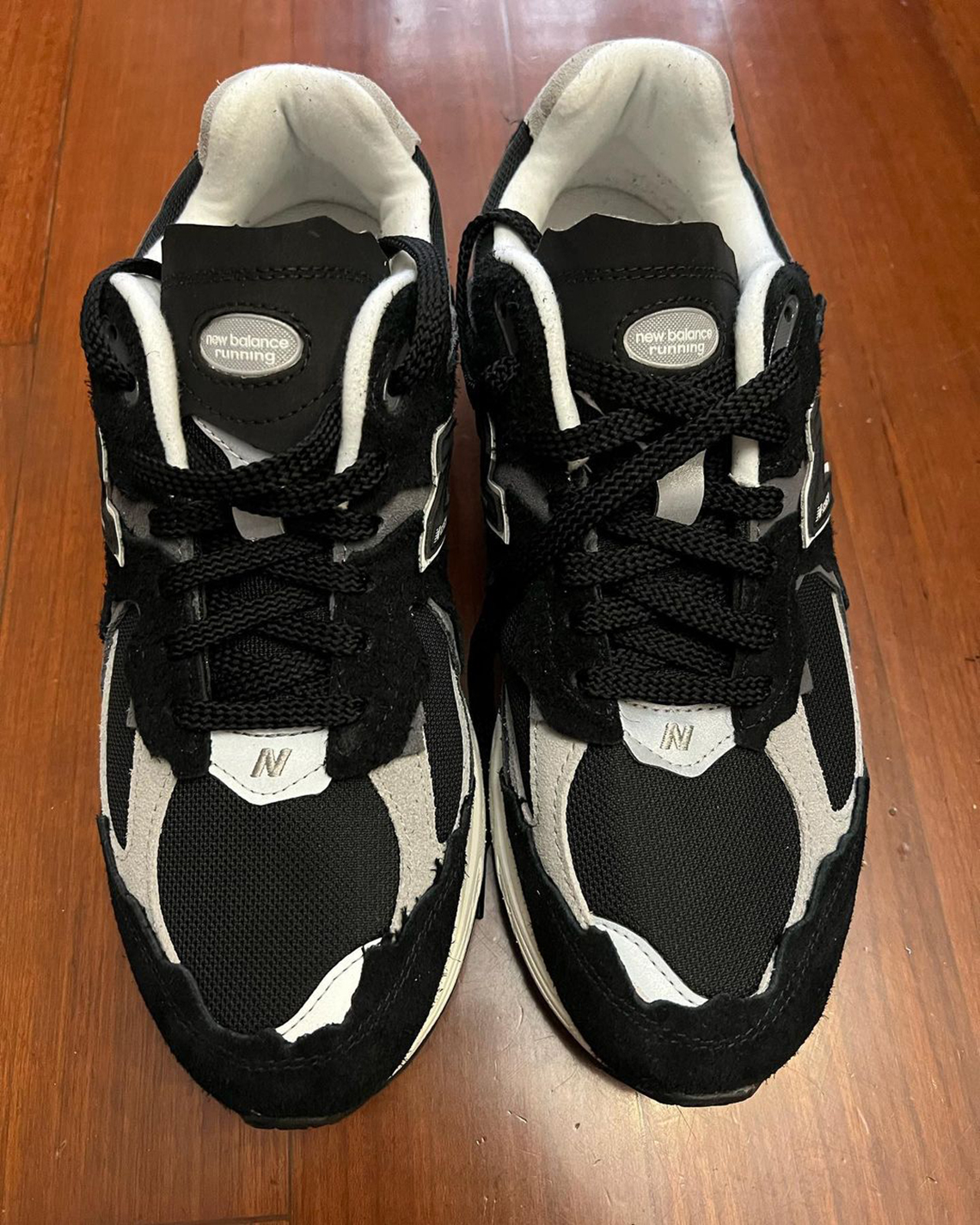 Trên tay New Balance 2002R Protection Pack màu đen xám - 3