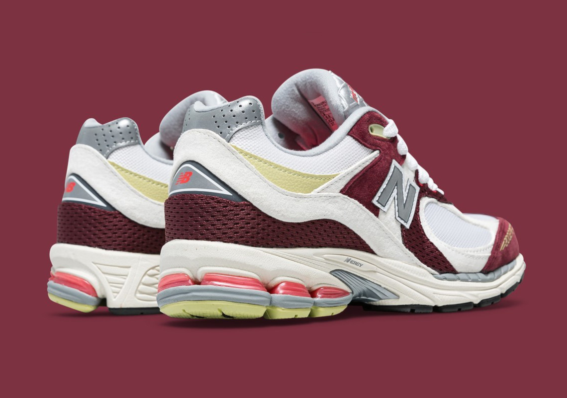 Truyền thuyết tiếp tục với sự xuất hiện của Up There x New Balance 2002R Backyard Legends II - 2