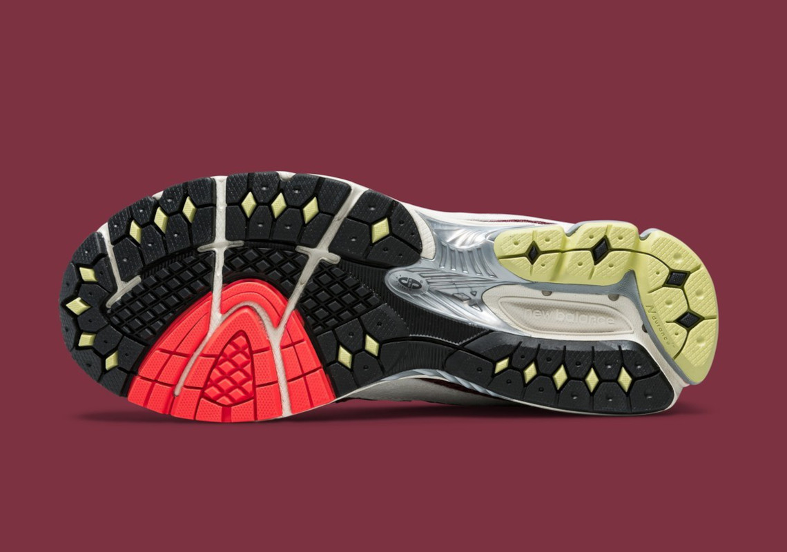 Truyền thuyết tiếp tục với sự xuất hiện của Up There x New Balance 2002R Backyard Legends II - 4