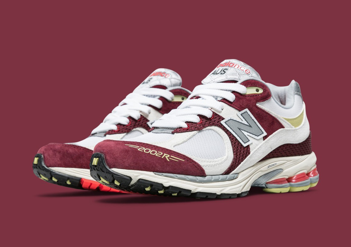 Truyền thuyết tiếp tục với sự xuất hiện của Up There x New Balance 2002R "Backyard Legends II"