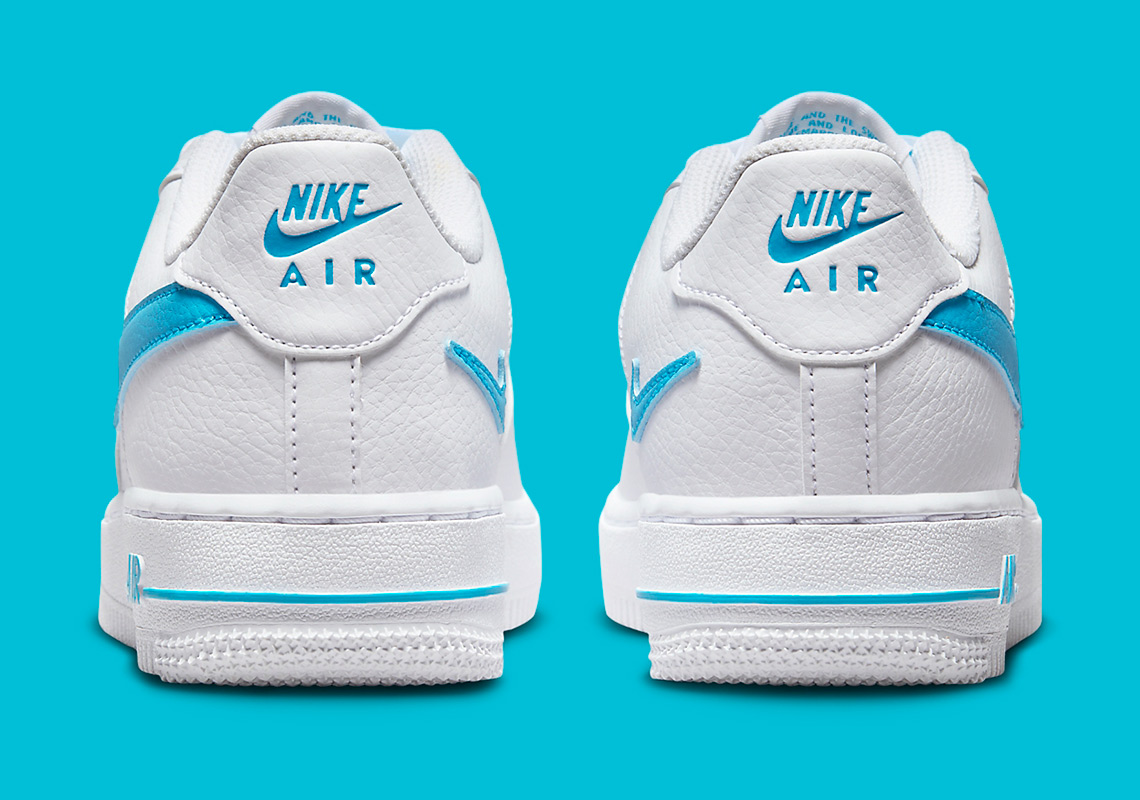Từ vựng:Cut-out: đục lỗ, cắt lỗAesthetic: thẩm mỹ Nike Air Force 1 Low Aquatone với thiết kế mới lạ đục lỗ. - 4