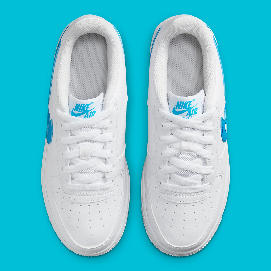 Từ vựng:Cut-out: đục lỗ, cắt lỗAesthetic: thẩm mỹ Nike Air Force 1 Low Aquatone với thiết kế mới lạ đục lỗ. - 6