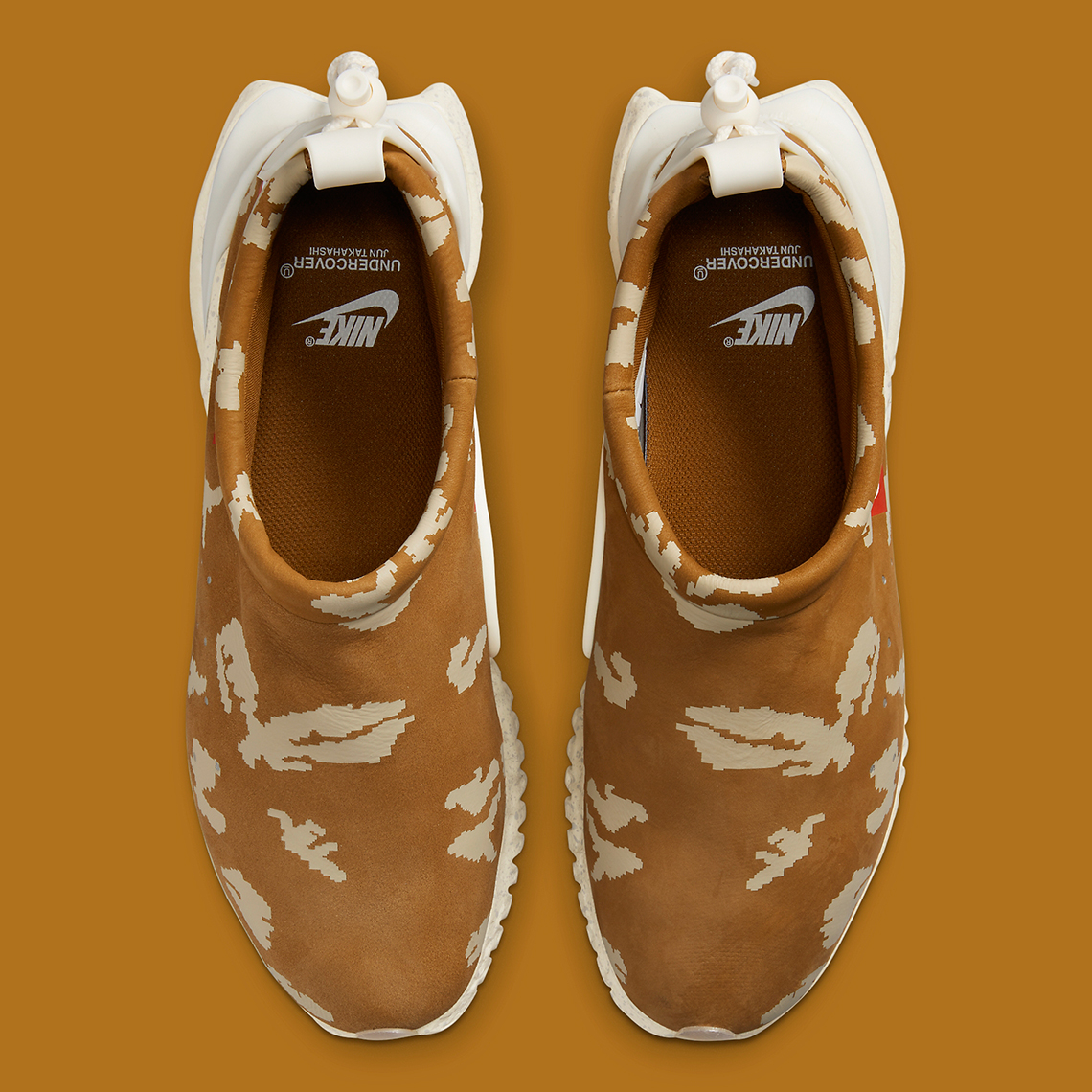 Undercover mang đến họa tiết bò nâu hiện đại cho Nike Moc Flow - 3