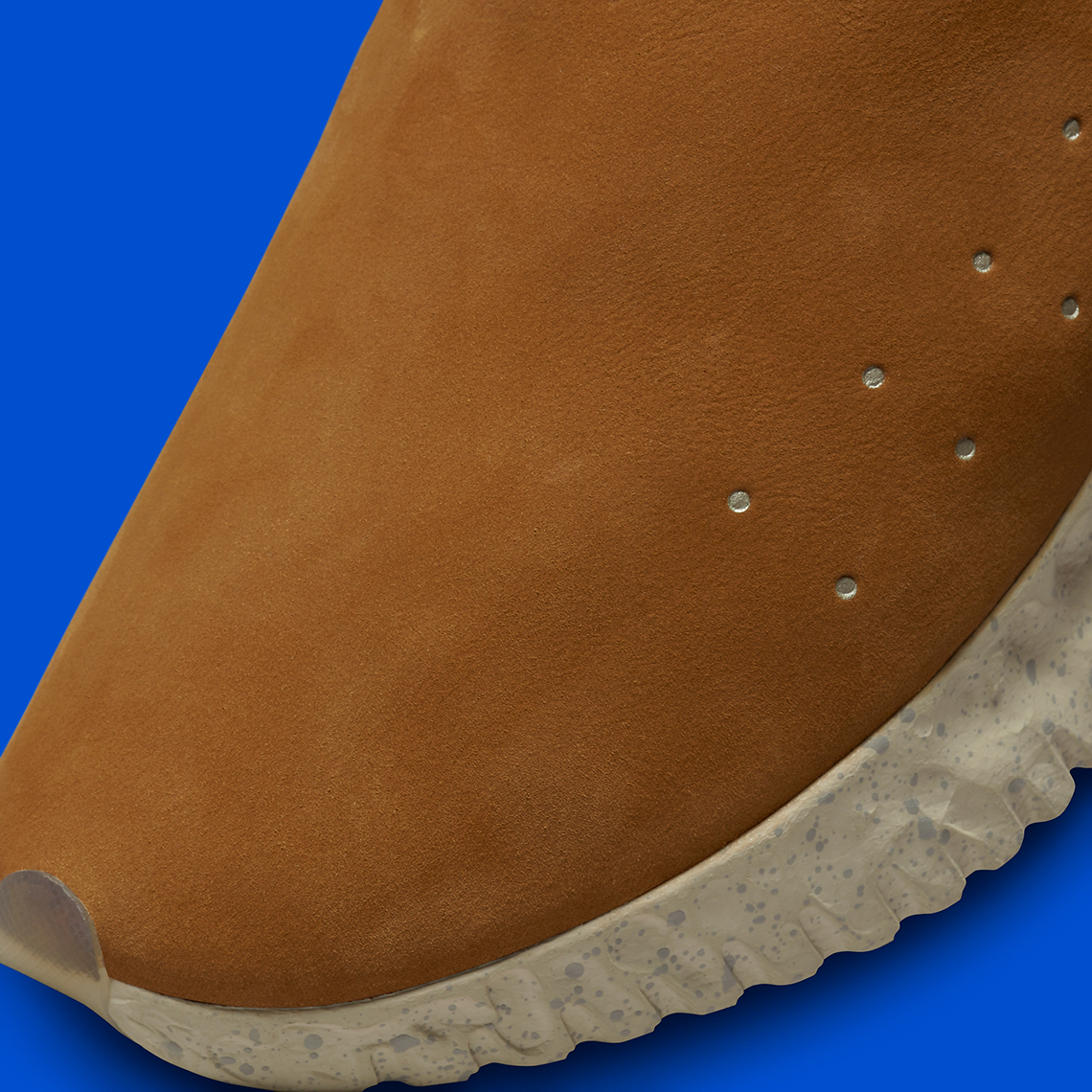 UNDERCOVER và Nike hợp tác phát hành phiên bản Ale Brown của giày Moc Flow SP - 9