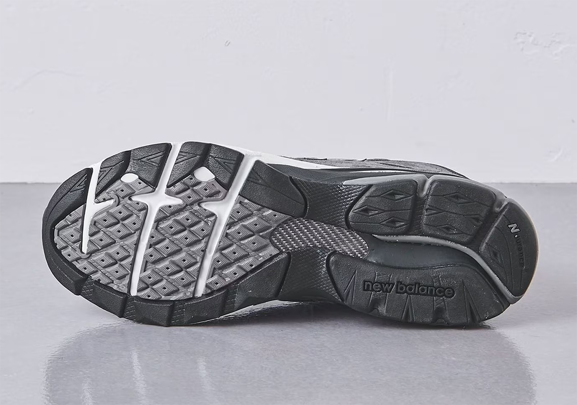 UNITED ARROWS và New Balance giữ màu xám cho đôi giày 990v3 sắp tới - 5