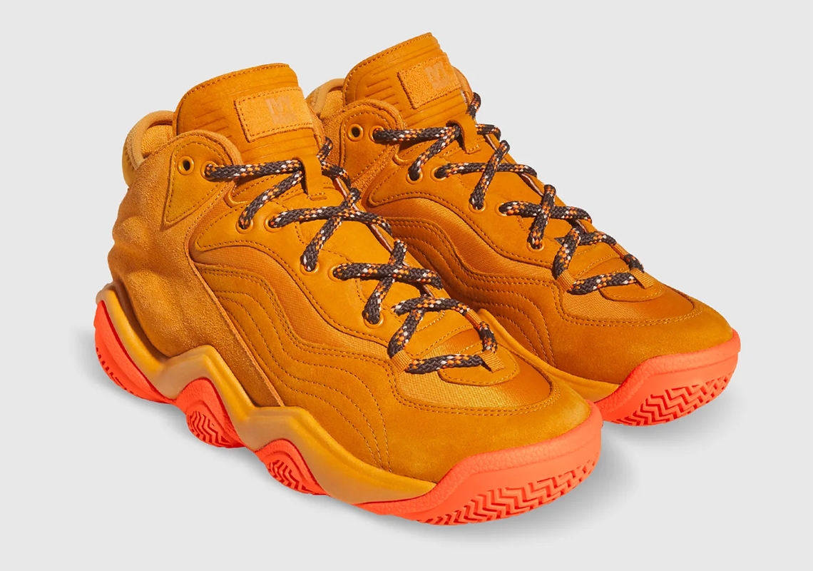 Vào ngày 9/2/2023, Ivy Park sẽ phát hành bộ sưu tập adidas Top Ten 2000 Focus Orange - 2