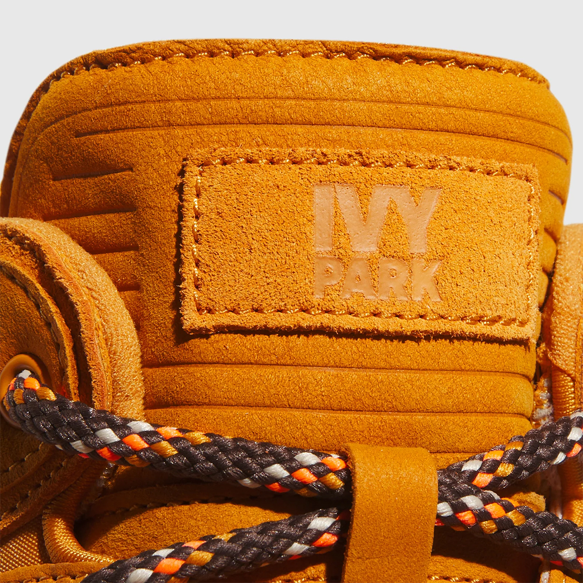 Vào ngày 9/2/2023, Ivy Park sẽ phát hành bộ sưu tập adidas Top Ten 2000 Focus Orange - 4