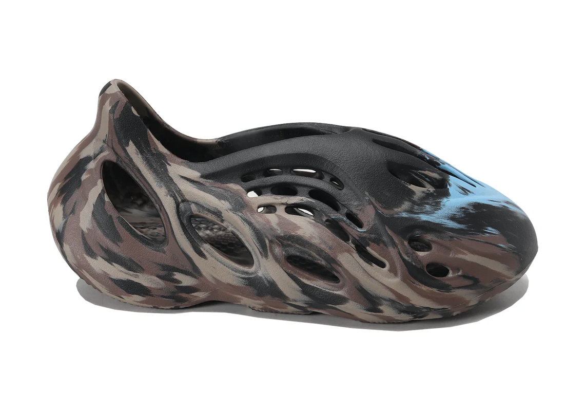 Xu hướng mới: Yeezy Foam Runner MX 'Azure' sẽ làm mưa làm gió trong mùa hè này - 3