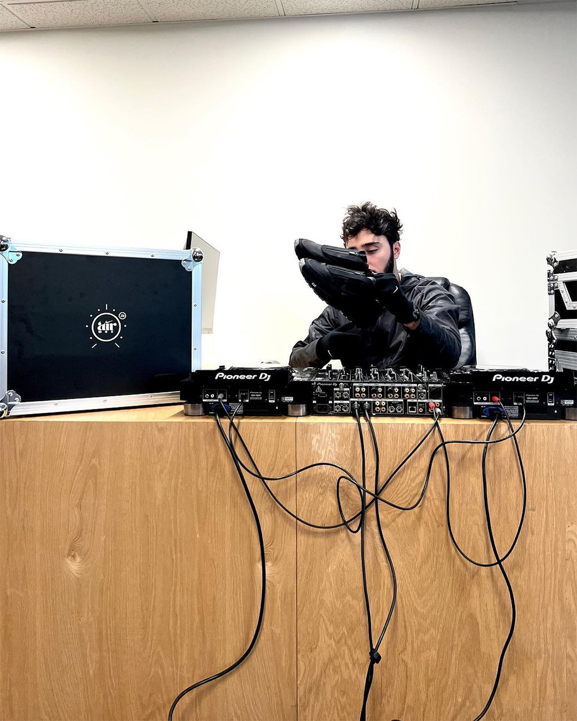 Zack Bia giới thiệu sự kết hợp đặc biệt của mình với Nike Air Max Pulse - 10