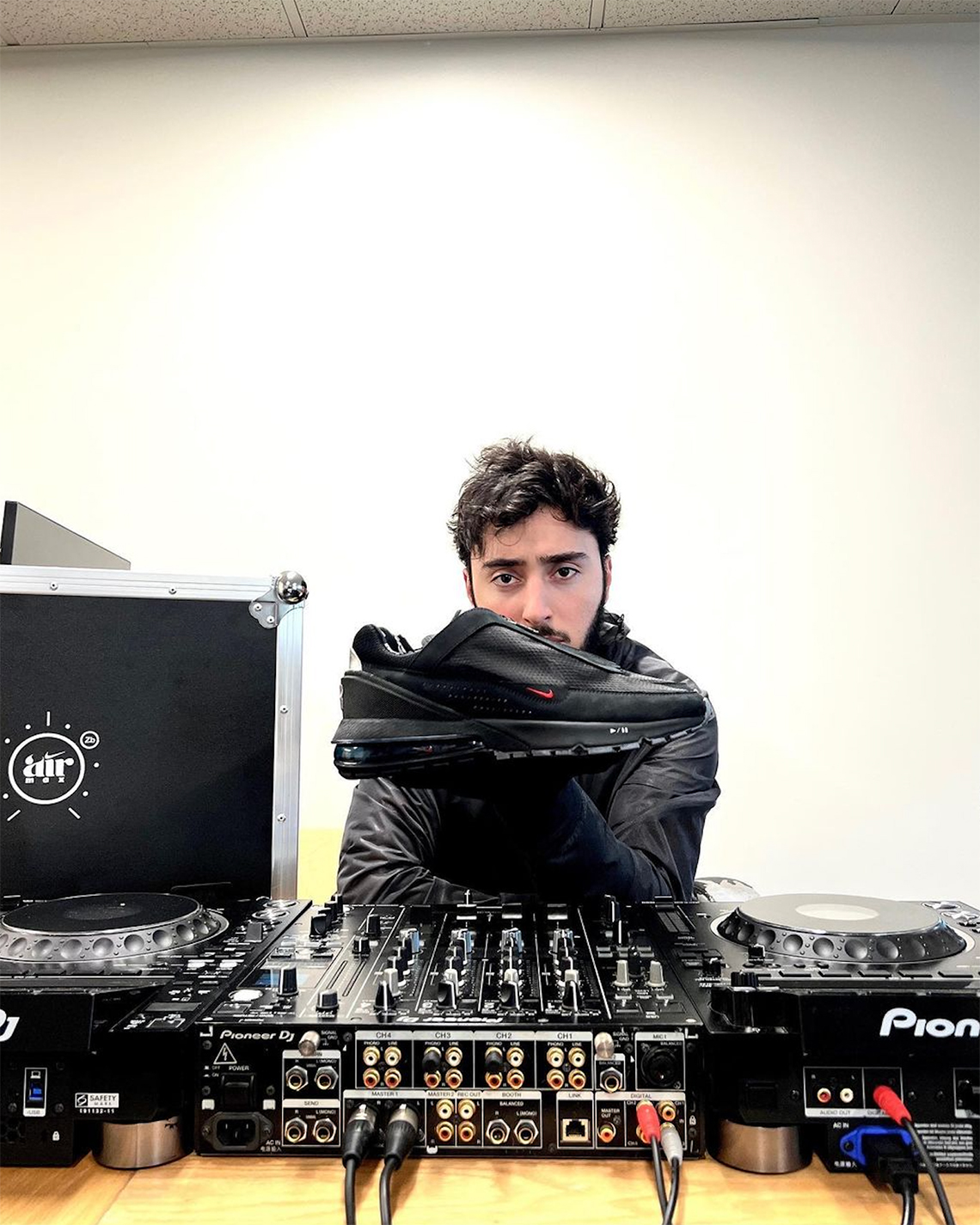 Zack Bia giới thiệu sự kết hợp đặc biệt của mình với Nike Air Max Pulse - 6