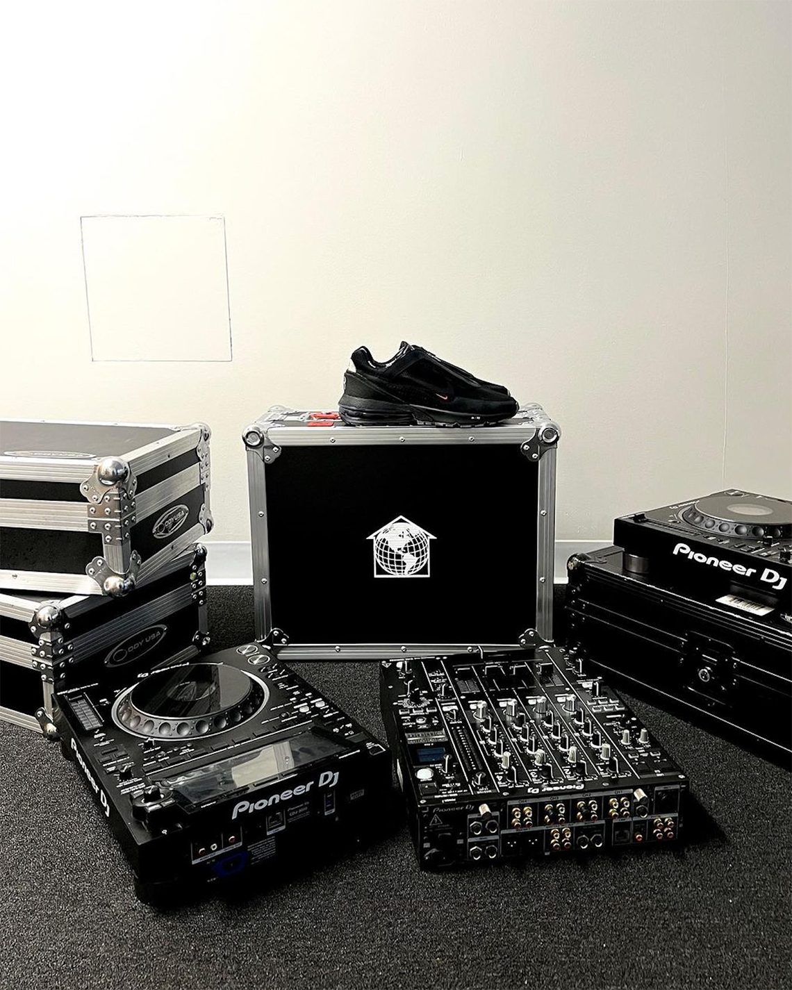 Zack Bia giới thiệu sự kết hợp đặc biệt của mình với Nike Air Max Pulse - 7