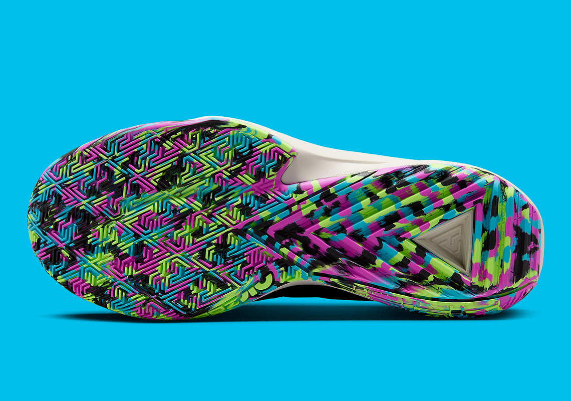 Zoom Freak 5: Sự kết hợp sắc màu độc đáo của Giannis Antetokounmpo - 7