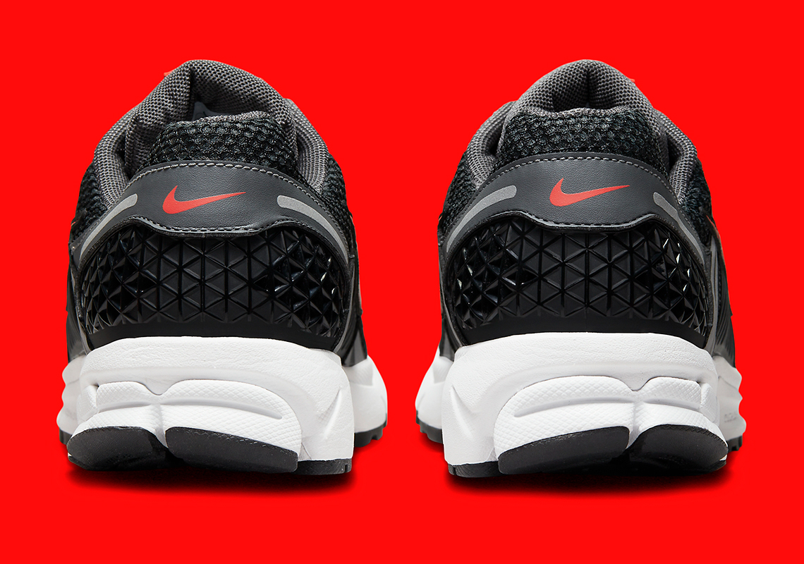 Zoom Vomero 5: Sự Trở Lại Ấn Tượng với Màu Sắc Độc Đáo! - 5